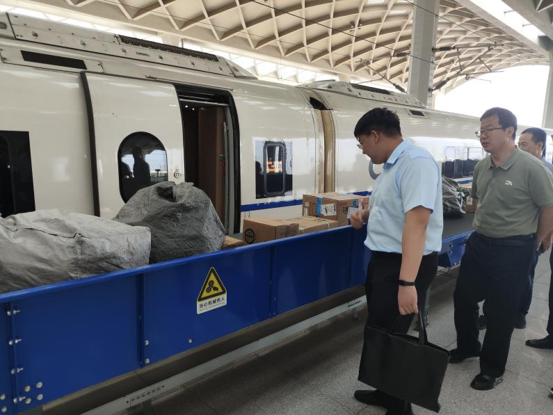 山东聊城市政协副主席唐明贵一行到港区调研枢纽建设及枢纽产业发展工作 山东聊城市政协副主席唐明贵一行到港区调研枢纽建设及枢纽产业发展工作
