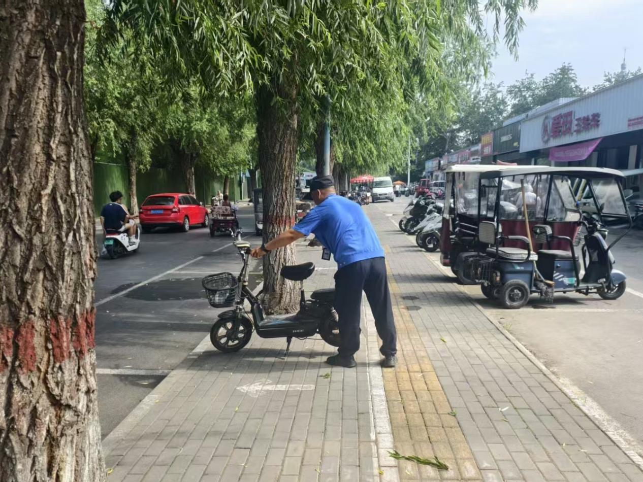区城市管理局狠抓“一法一条例”落实规范城市停车秩序