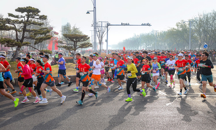 2026安阳马拉松（曲海庆摄） (7)_副本.jpg
