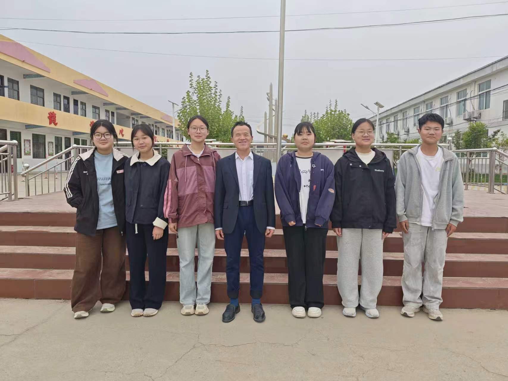3030326182700103 9-光明接力少年团.jpg
