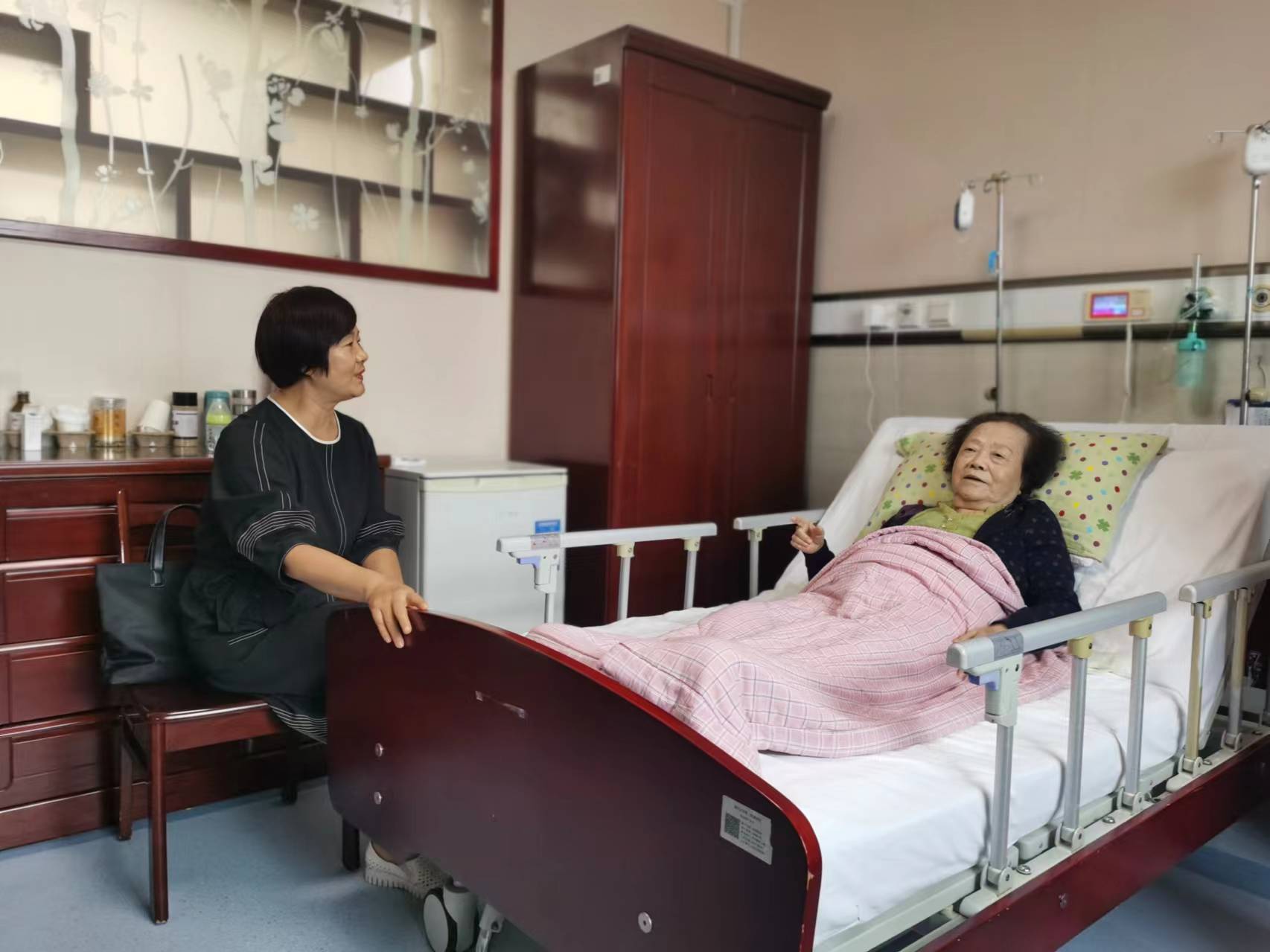 省科協(xié)組織看望慰問老黨員老干部
