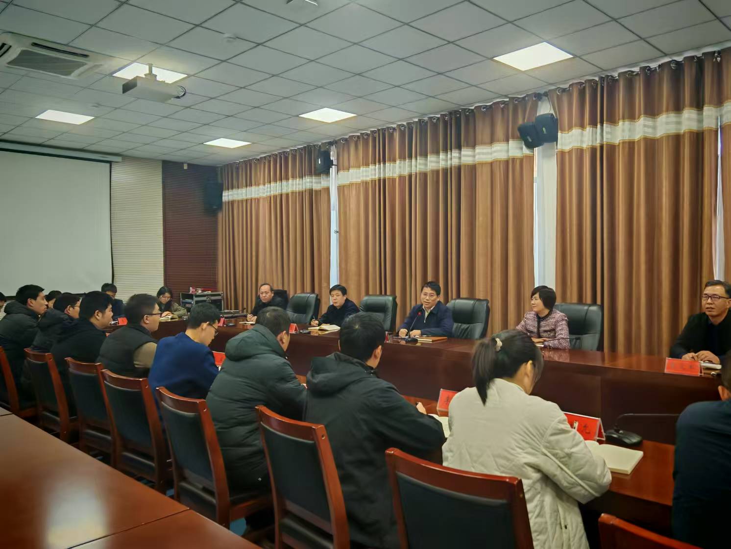 省科協(xié)召開青年干部座談會
