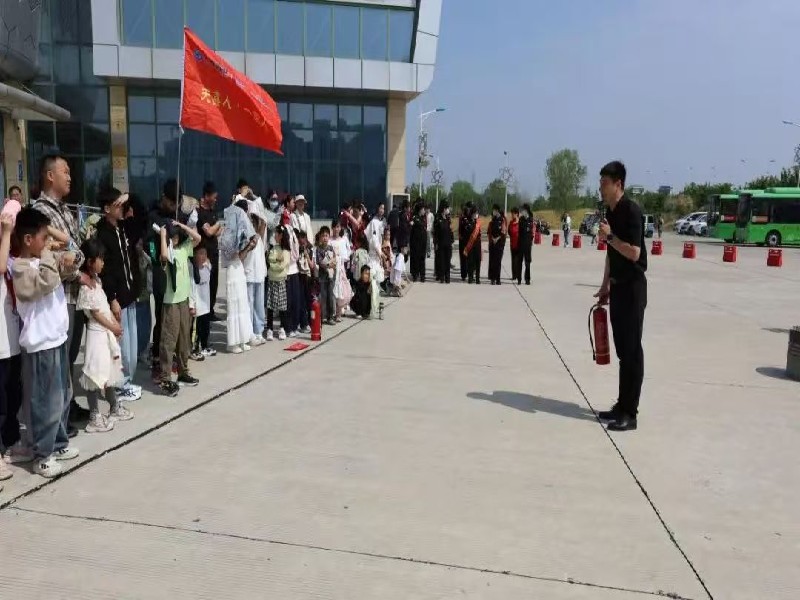 1224305585_副本.jpg