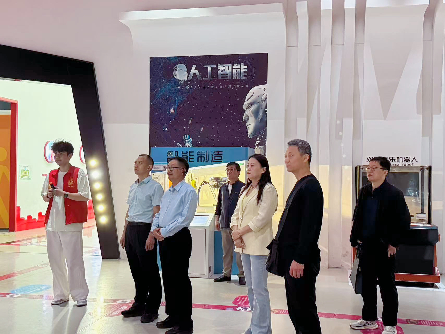 郝立新到鄭州市、洛陽(yáng)市調(diào)研科技館免費(fèi)開(kāi)放工作