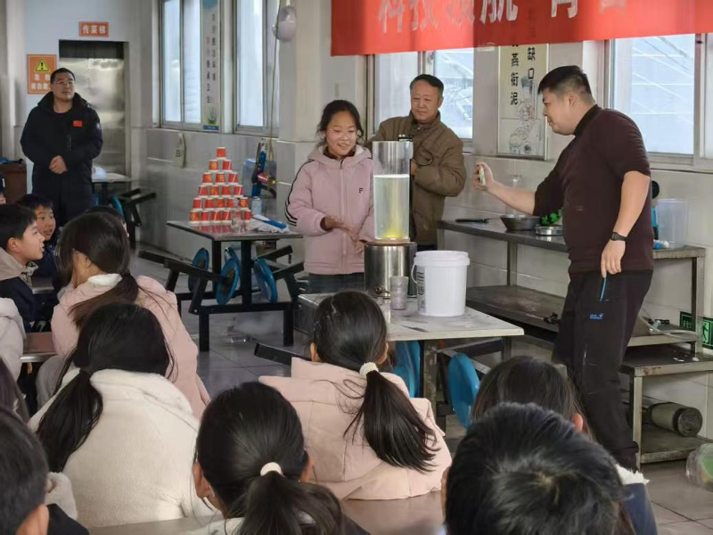 17054905515596408 科技领航 青春飞扬——科普进校园活动走进峪河镇第二民族学校55.png