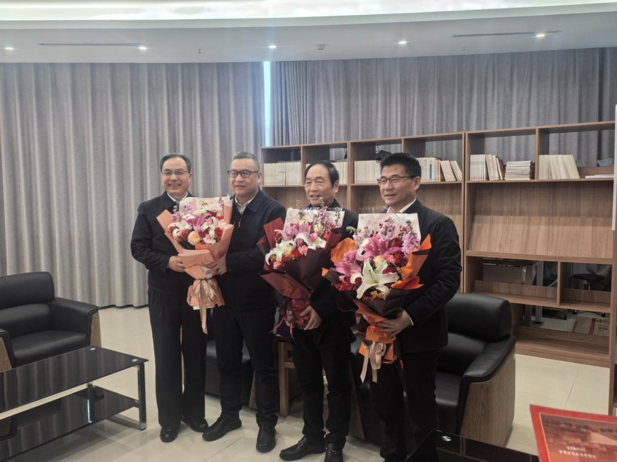 河南省科协领导看望慰问院士专家和青年科技工作者代表