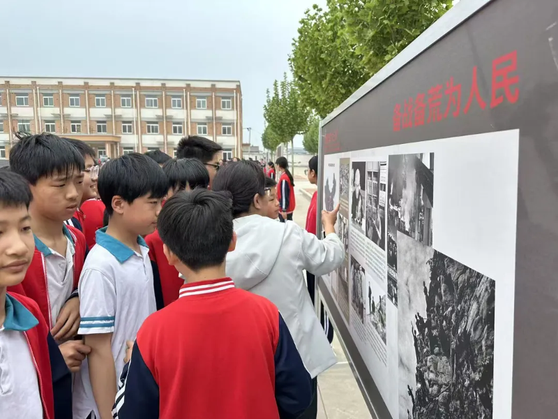 22新乡县科学家精神主题巡展走进大召营学校2.png