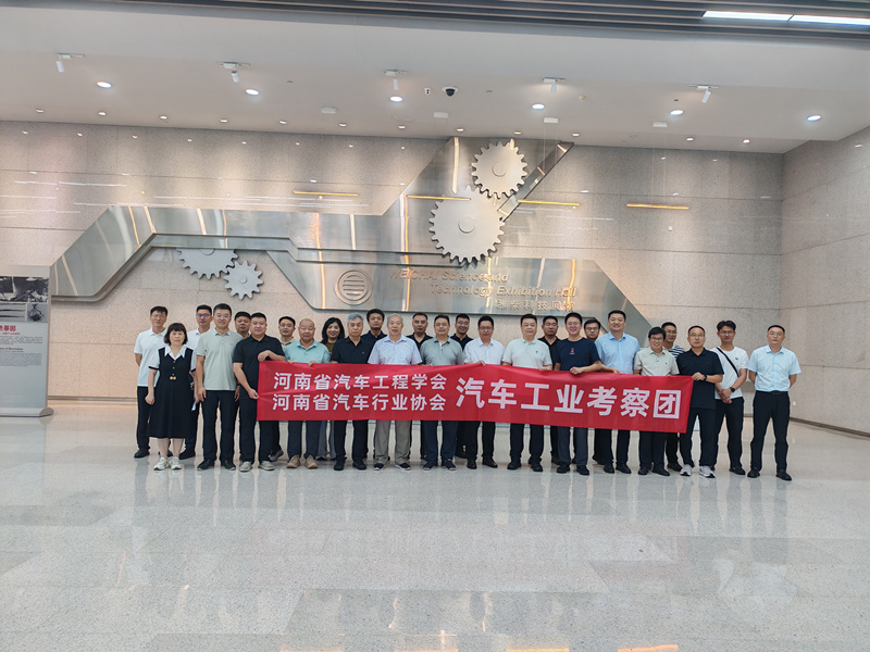 33684110063137664 潍柴合影_副本.jpg