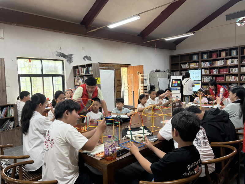 4938697520403614 辉市多方联动开展青少年科普安全主题活动22.png