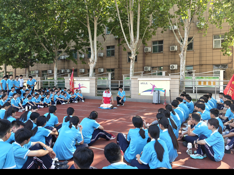 25149825182362715 科普安全“救”约 守护青春远航——新乡县科协开展应急知识技能普及进校园活动33.png