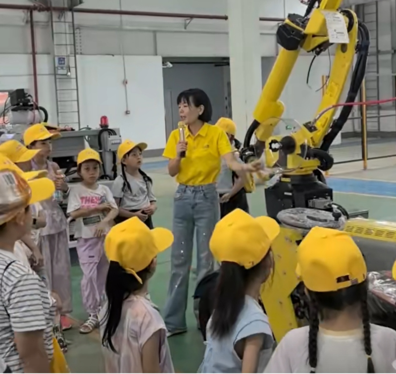 6771090096950632 新乡县暑末研学探智造11.png