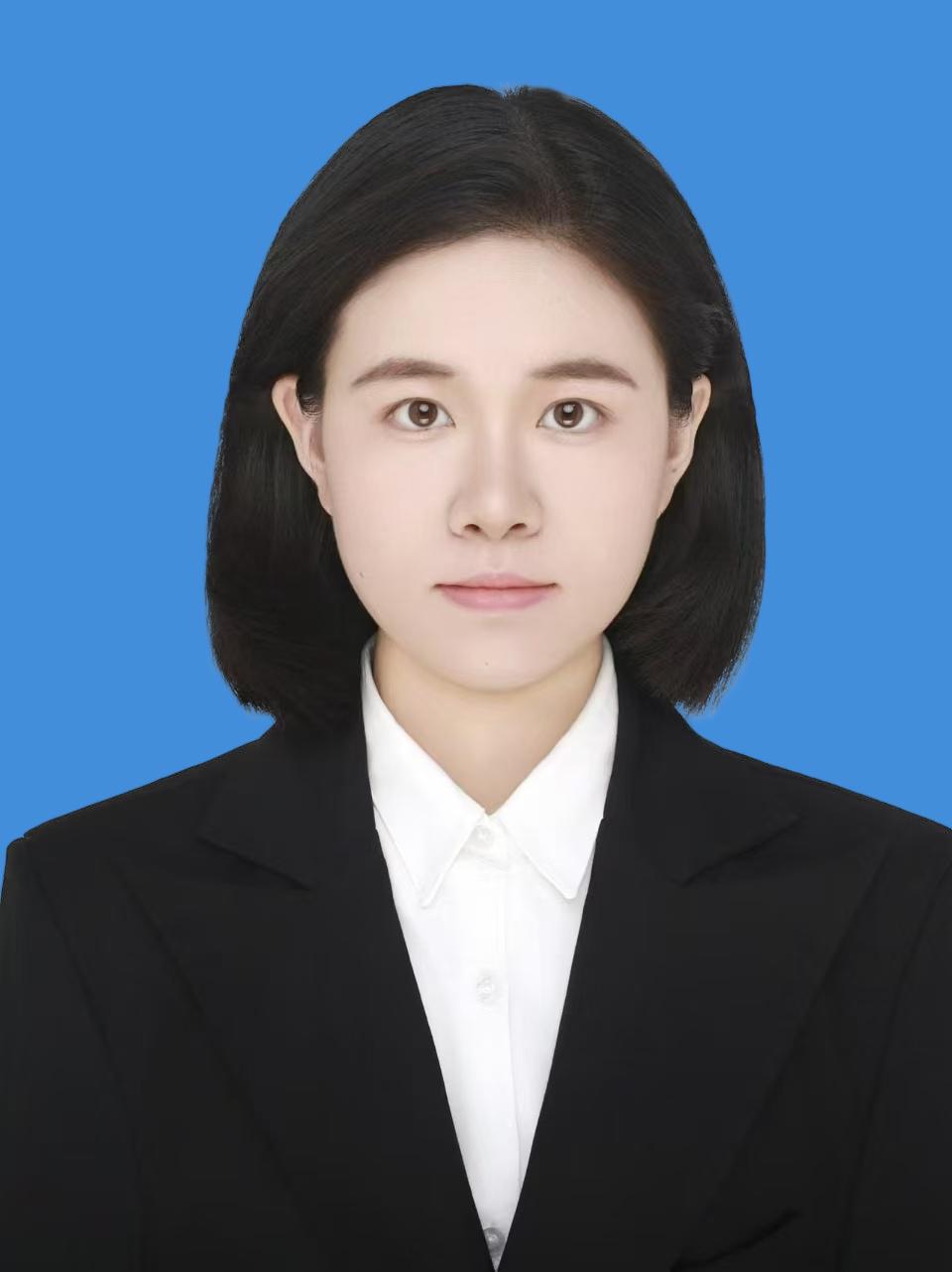 曹艳慧证件照.jpg