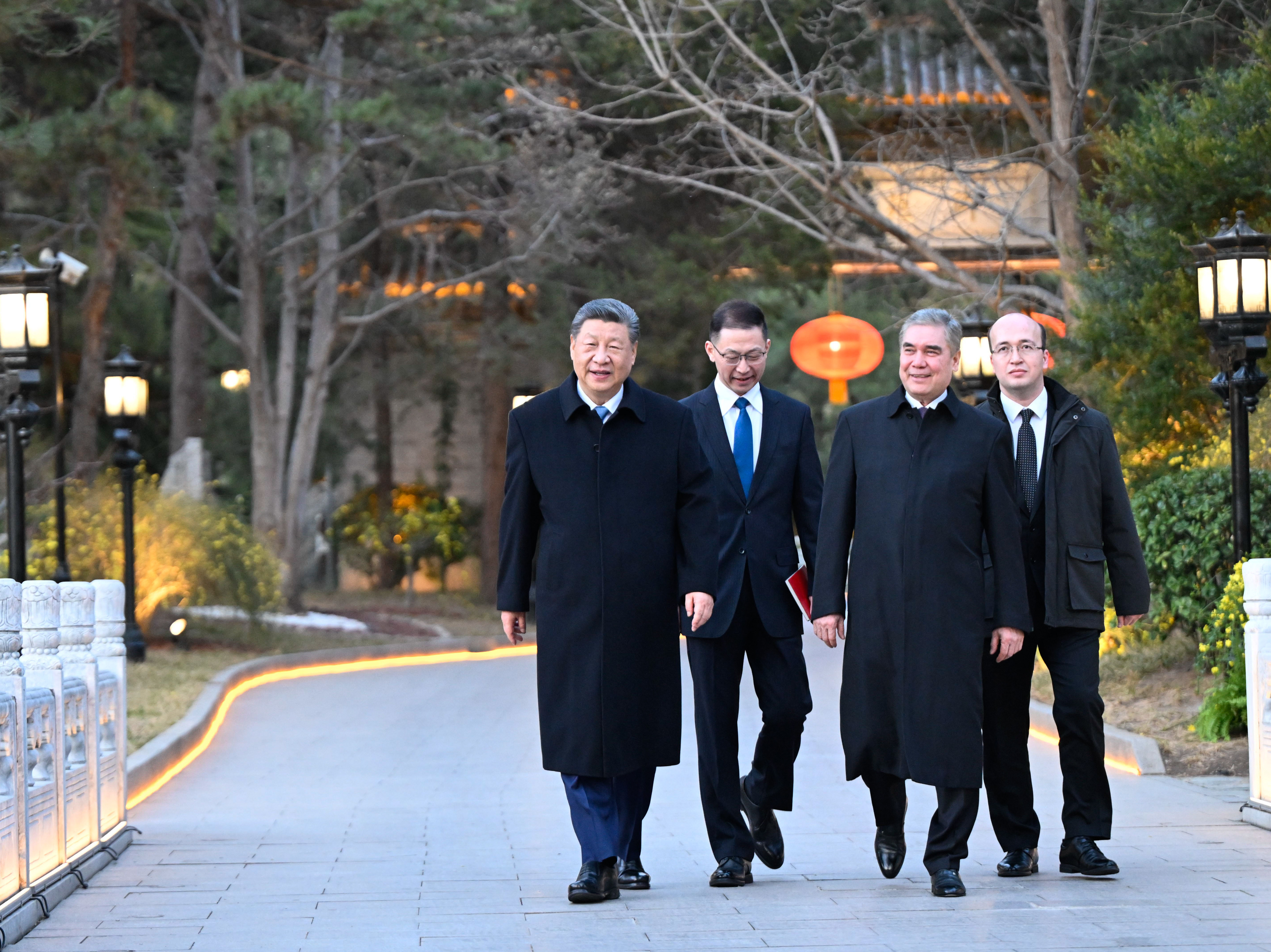 2026年3月18日，國家主席習(xí)近平在北京會見土庫曼斯坦民族領(lǐng)袖、人民委員會主席別爾德穆哈梅多夫。