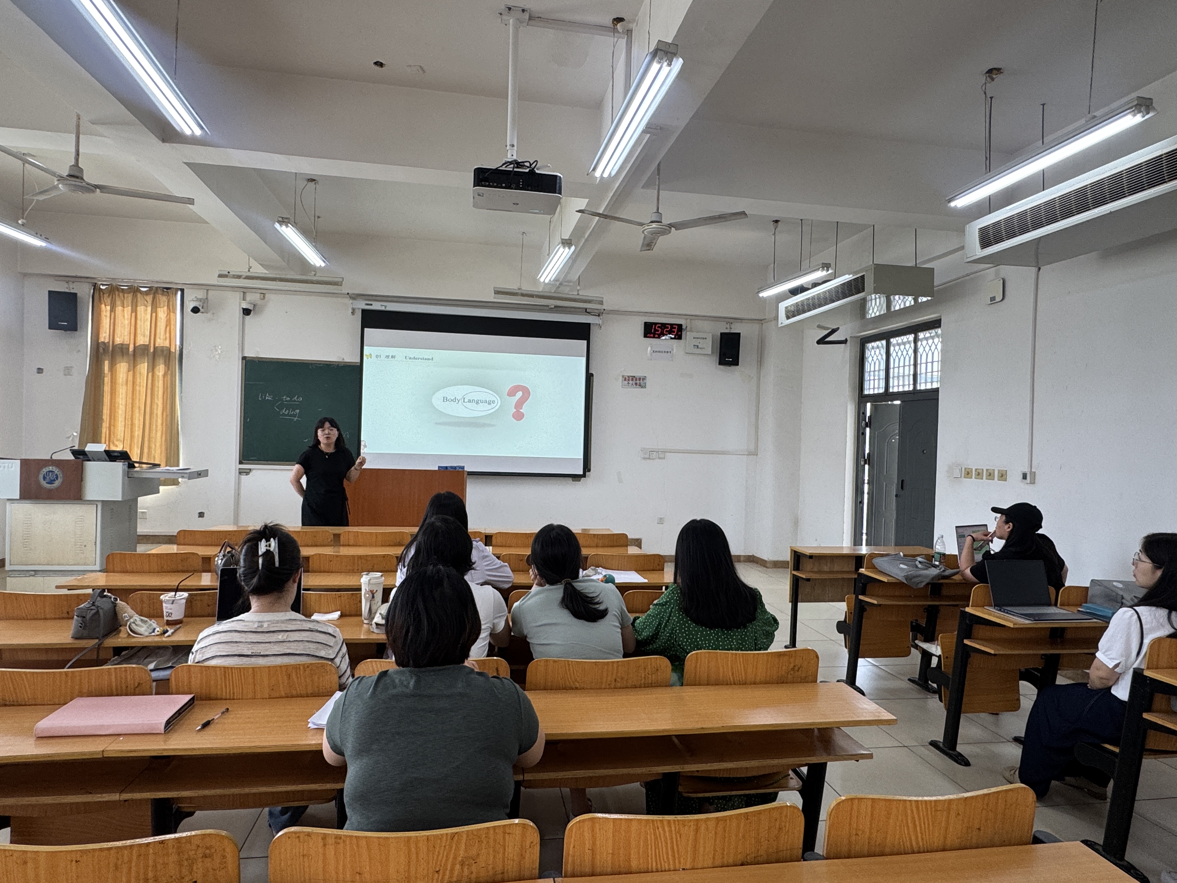 85dbe6cb8cb4941cfeb3044ffb5e0ec0