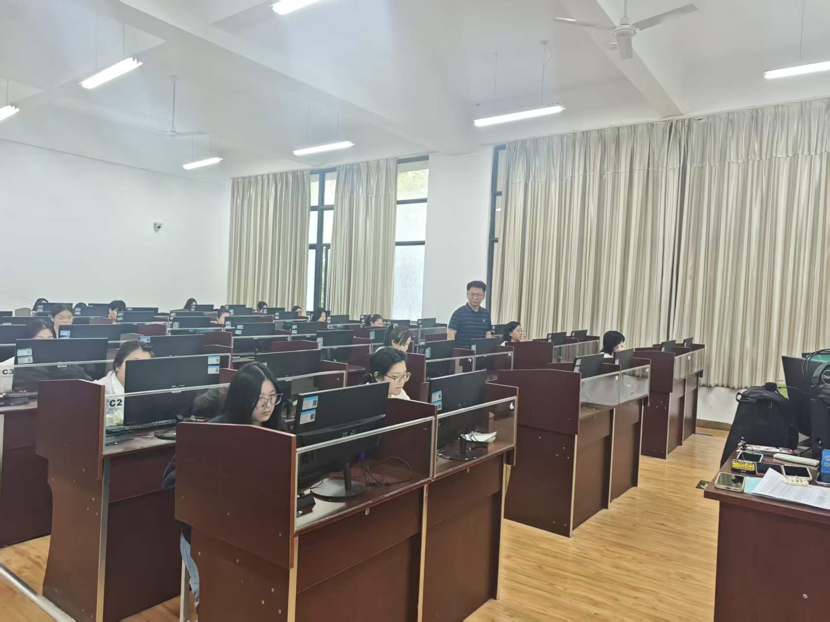 图片2-笔译赛场