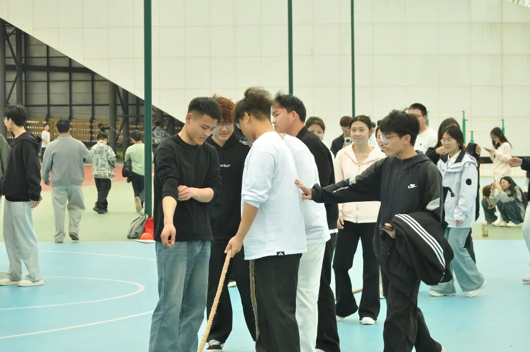 <strong>凝心聚力选强队绳采飞扬启征程</strong>