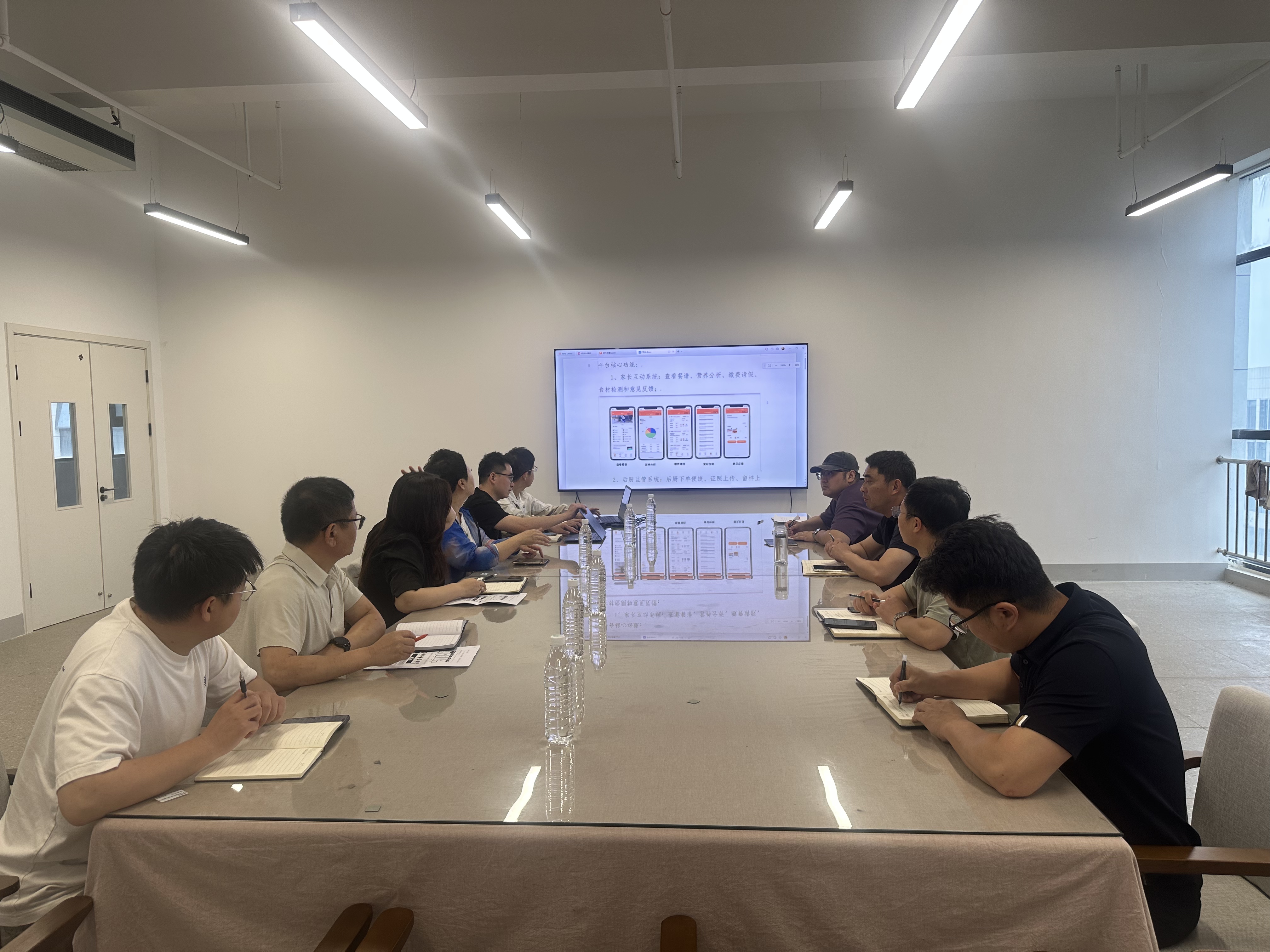<strong>信息工程学部与河南大河速递有限公司一行开展合作交流座谈</strong>