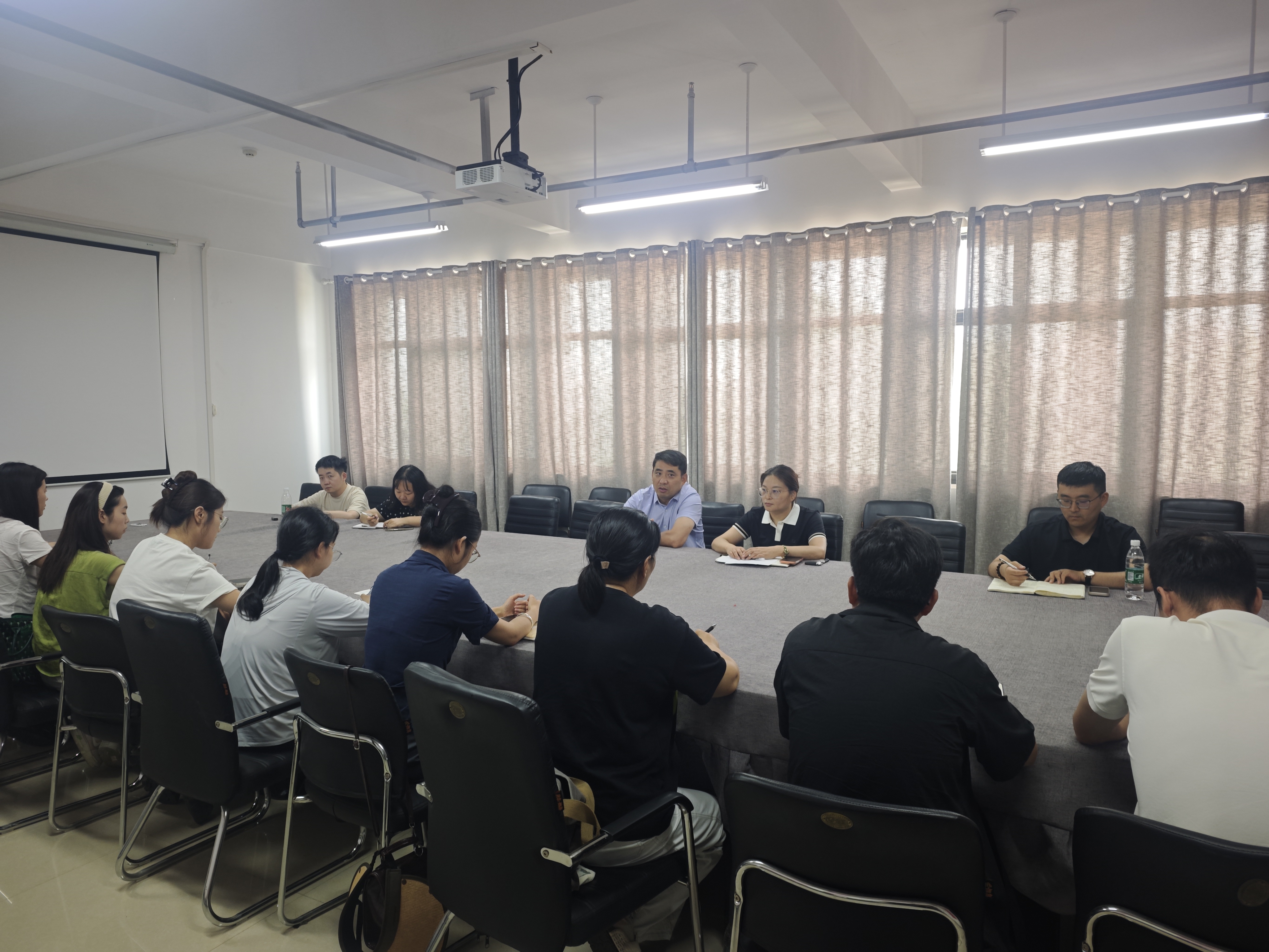 <strong>信息工程学部召开 2026 级新生辅导员工作会议</strong>