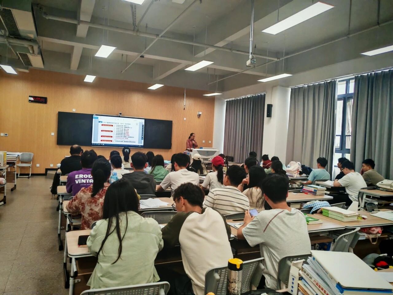 <strong>网络工程系举办2027届本科毕业论文（设计）指导教师专题培训会</strong>