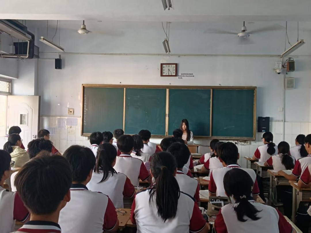 <strong>资助宣讲传政策 助学筑梦暖人心</strong>