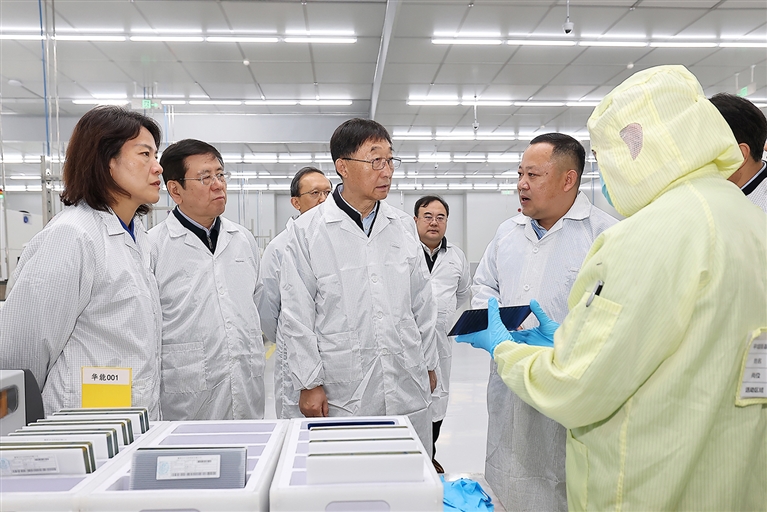 7edda060e2f342bb927b618df5e9dcd5_s