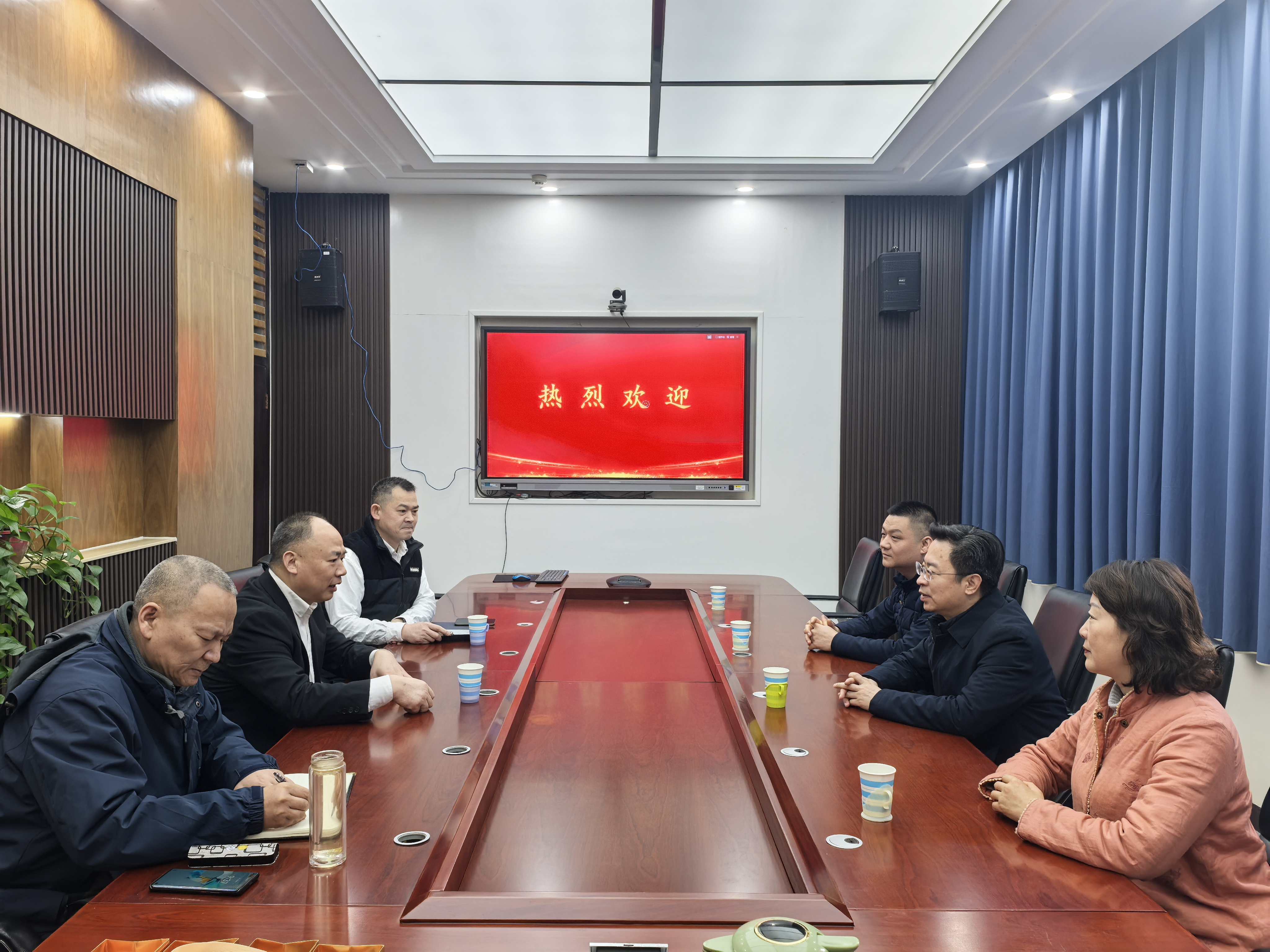 慰问侨界重点人士刘康栋