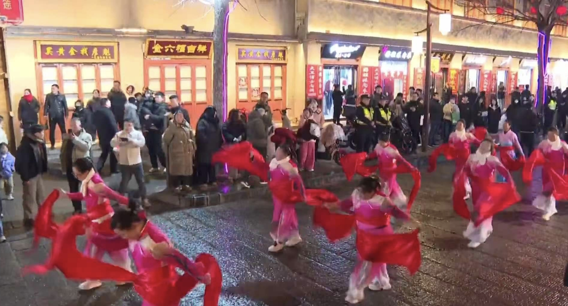 浚县老体人为民俗文化节添彩2