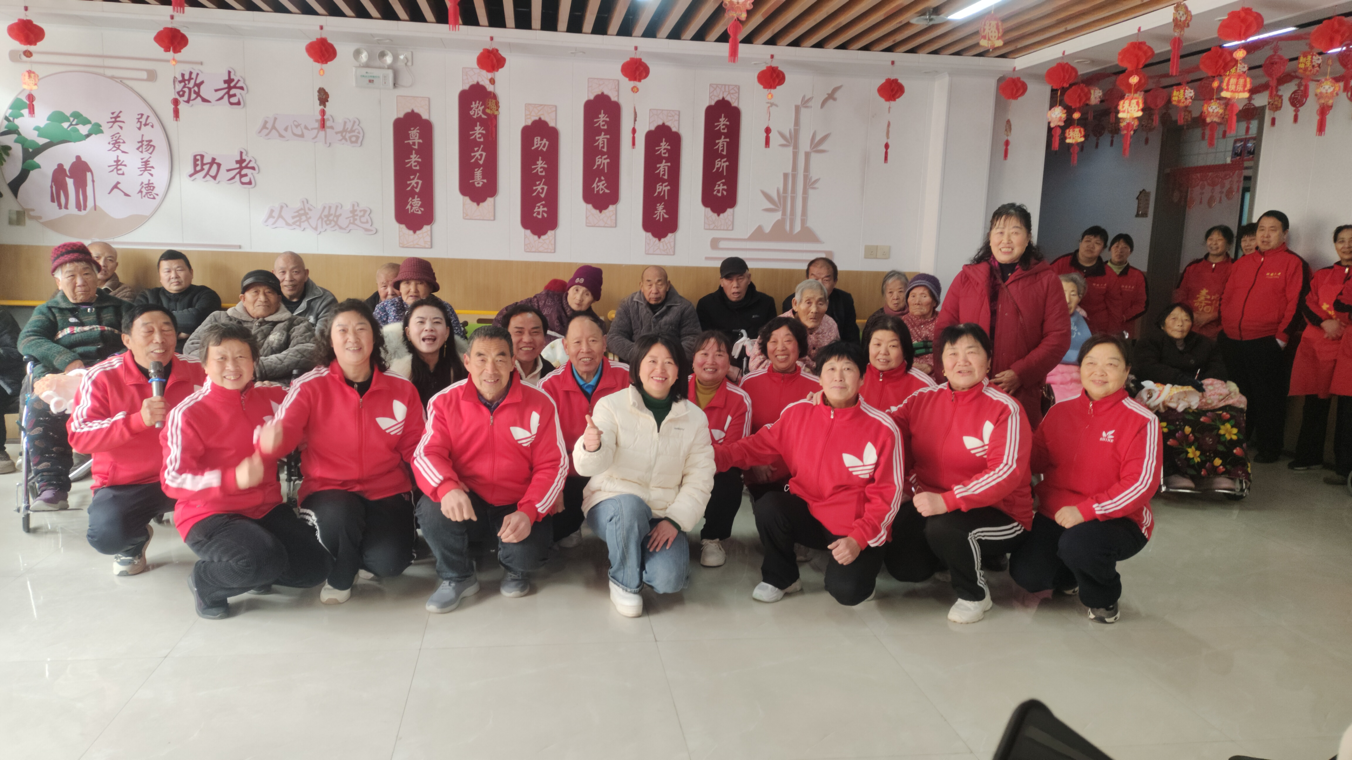 淇县陀螺龙队走进养老院5