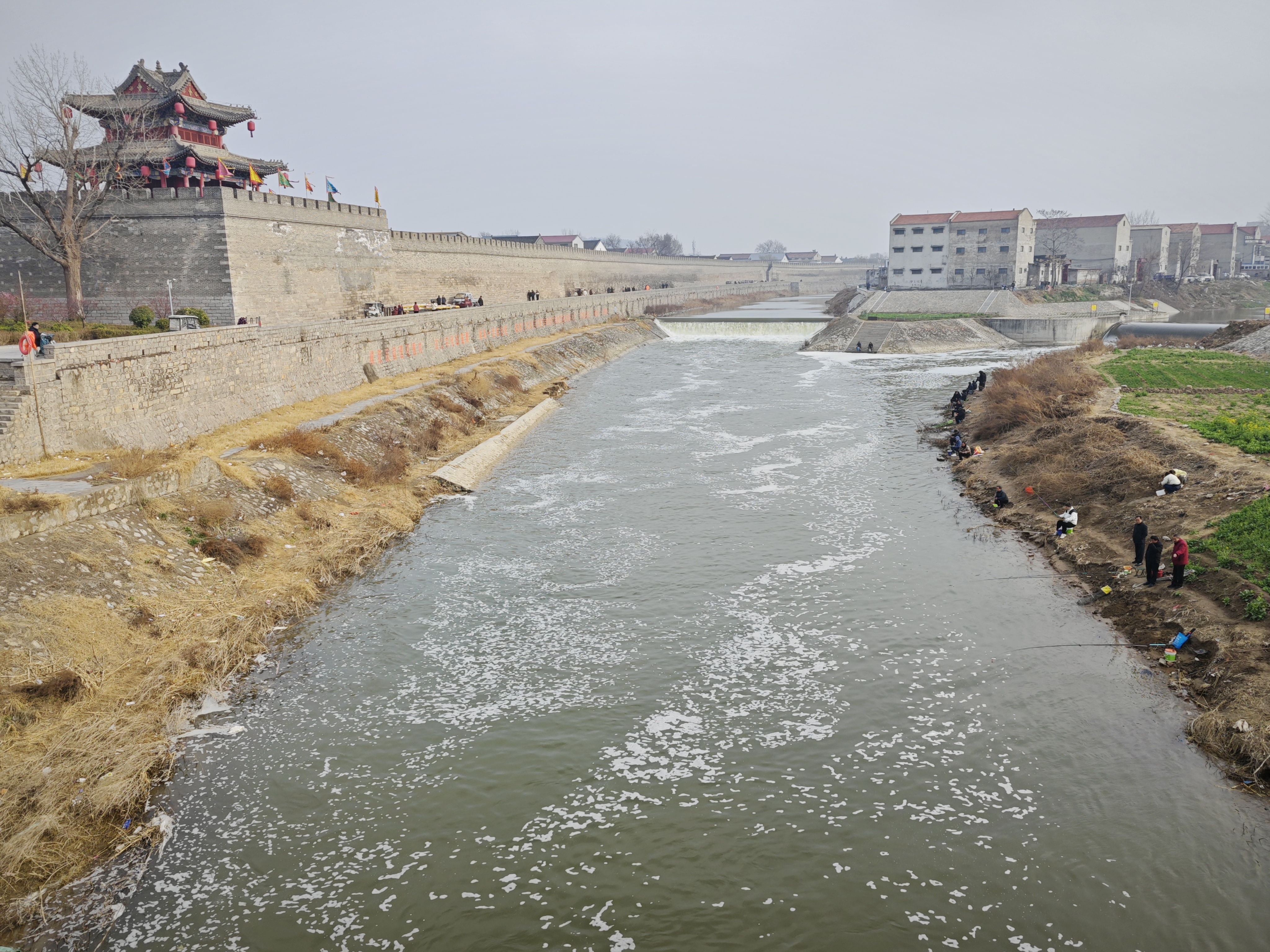 古城运河钓鱼翁1