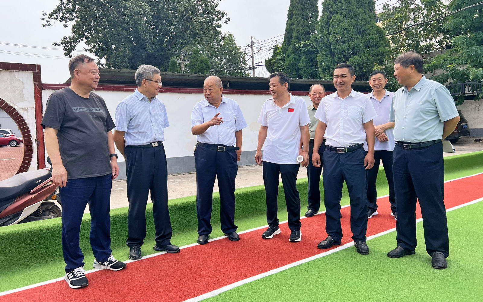 河南省老年体协副主席魏一明调研宝丰县老年体育工作 (1)