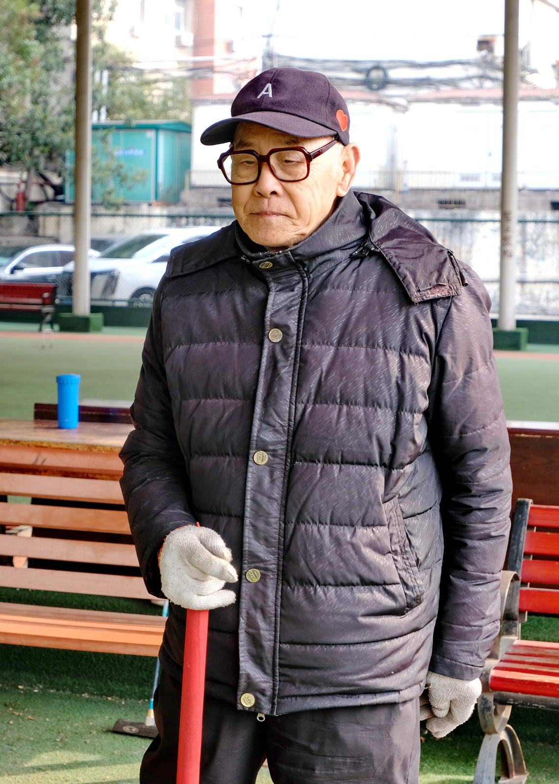 梁文艺，87岁，20多年来一直坚持体育锻炼，身体健康，常年参加市区老年门球比赛并获奖。摄影：胡云成