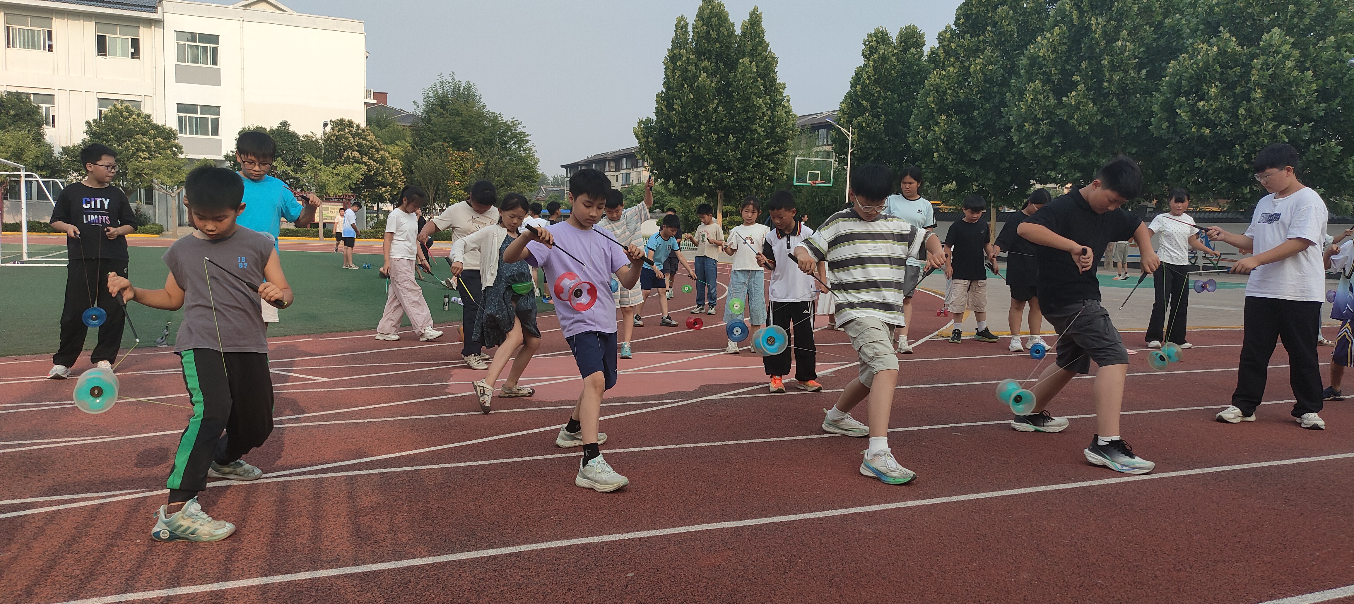 空竹社团在训练