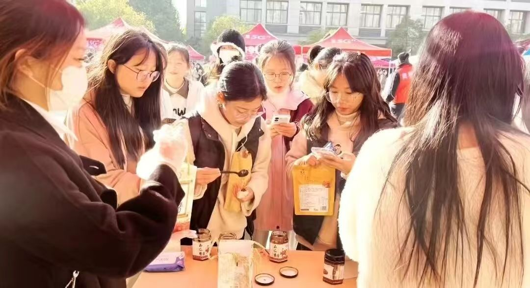 640